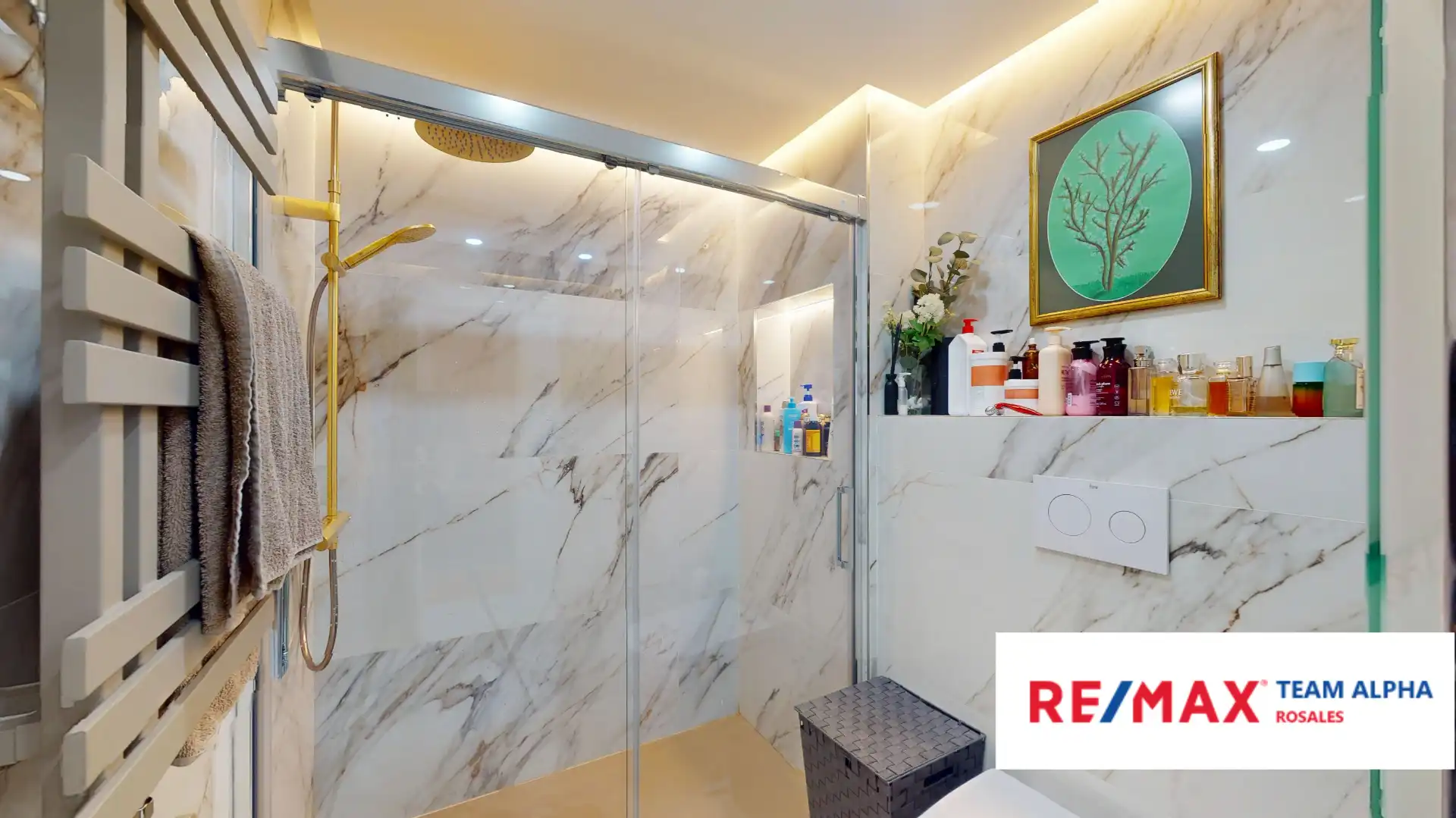 Baño de Casa adosada en venta en Madrid con Aire acondicionado, Calefacción y Jardín privado