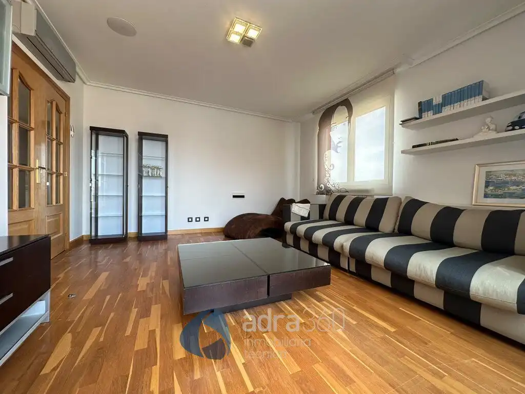 Flat for rent in Estambrera, Cascajos - Piqueras
