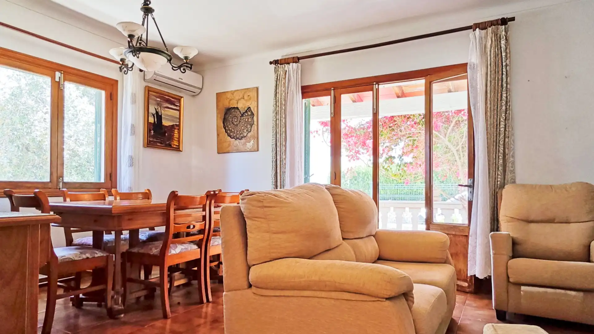 Sala d'estar de Casa o xalet en venda en Felanitx amb Aire condicionat, Jardí privat i Terrassa