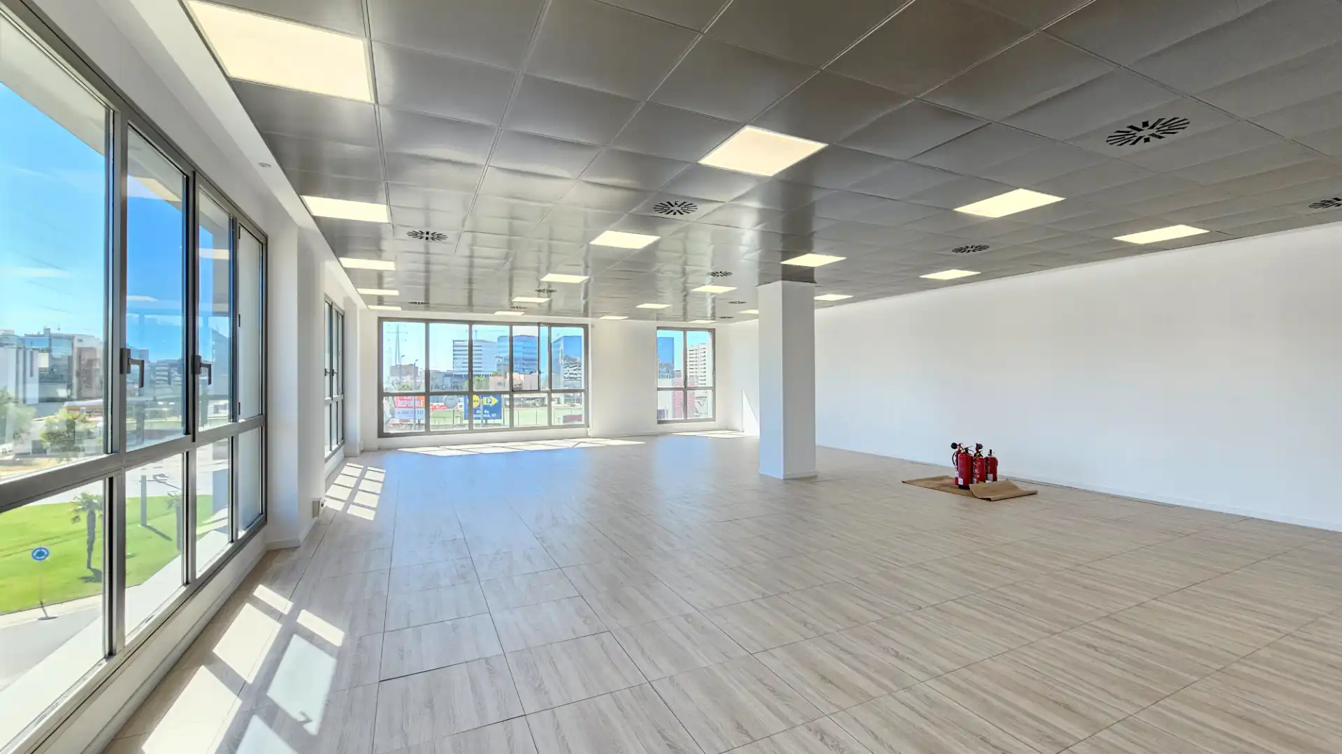 Büro zur Miete in Sant Joan Despí mit Klimaanlage und Alarm