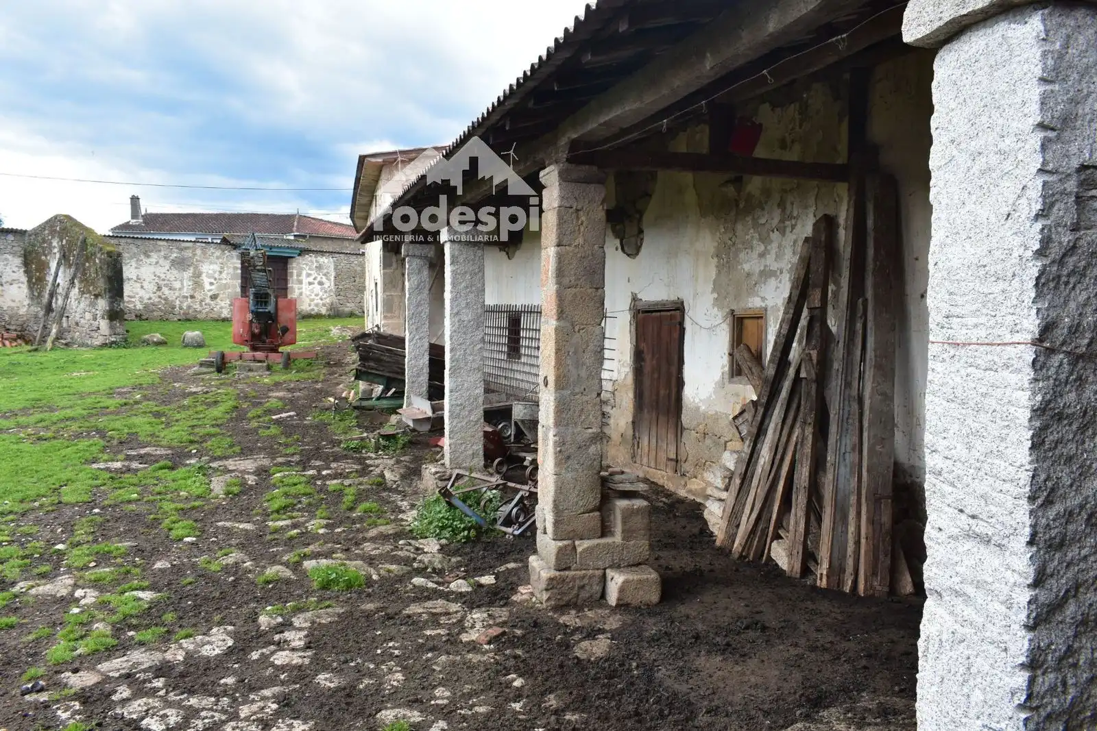 Exterior view of Buildings for sale in Pantón