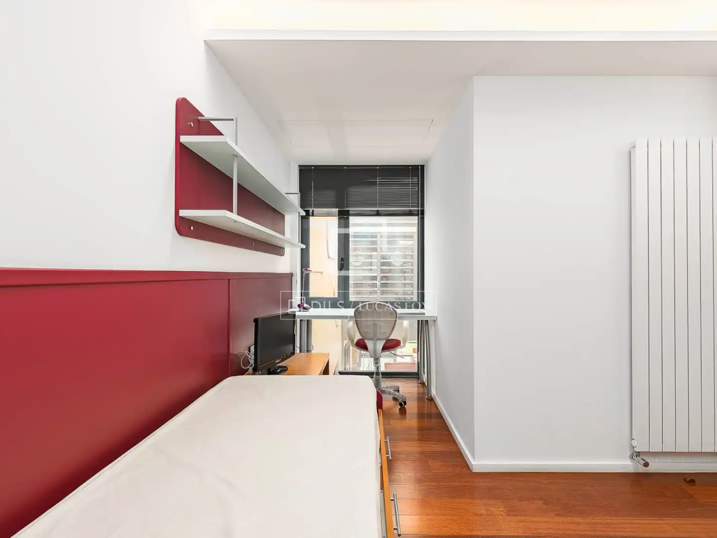 Dormitori de Casa o xalet en venda en Barcelona amb Aire condicionat, Calefacció i Terrassa