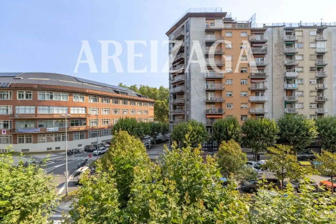 Pis amb terrassa en venda a Avenida Felipe IV, imagen 2