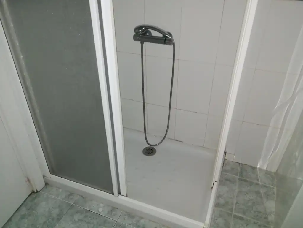 Bathroom of Flat for sale in Santiago de Compostela   with Heating, Storage room and Furnished