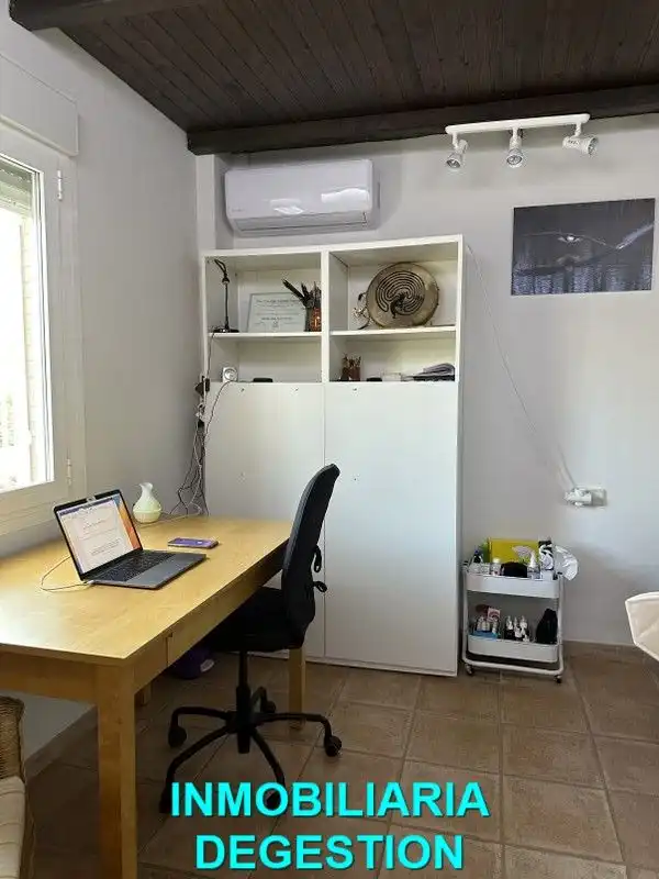 Casa o xalet en venda en Linares amb Aire condicionat, Calefacció i Jardí privat