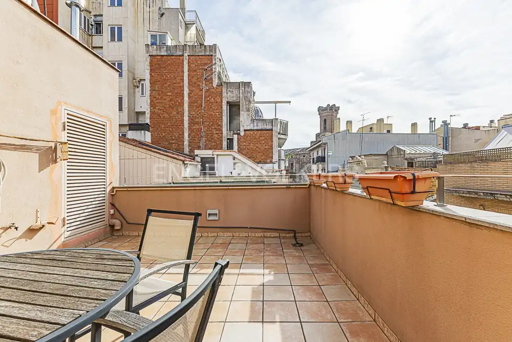 Terrassa de Casa adosada en venda en Barcelona amb Aire condicionat, Calefacció i Jardí privat