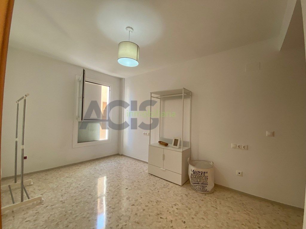 Bedroom of Flat to rent in Alberic