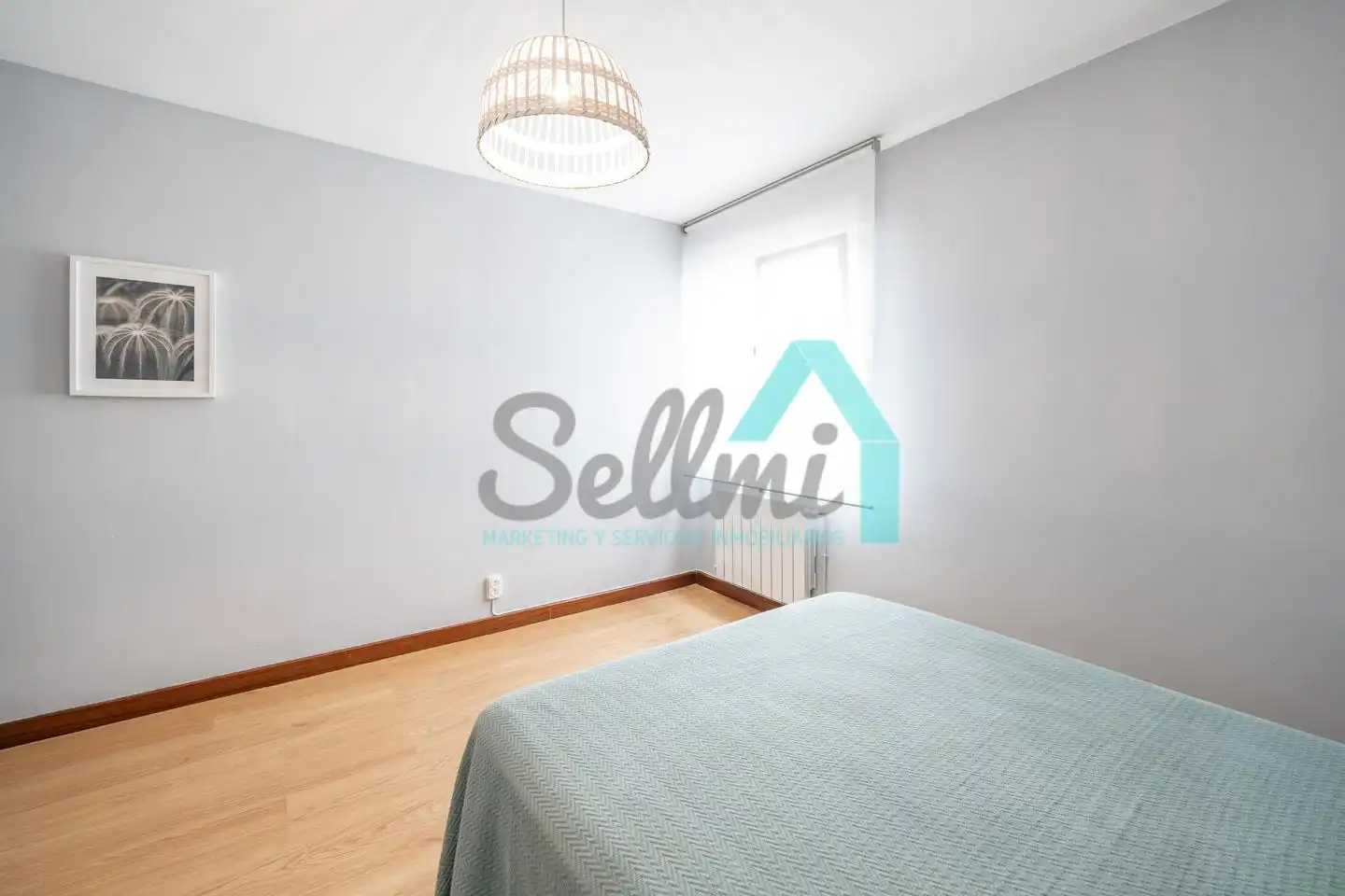 Bedroom of Flat for rent in Gijón   with Heating, Terrace and Furnished