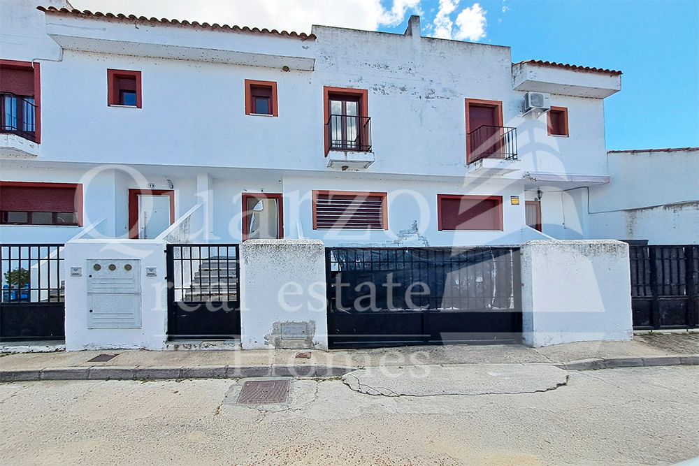 Vista exterior de Casa adosada en venda en Las Herencias
