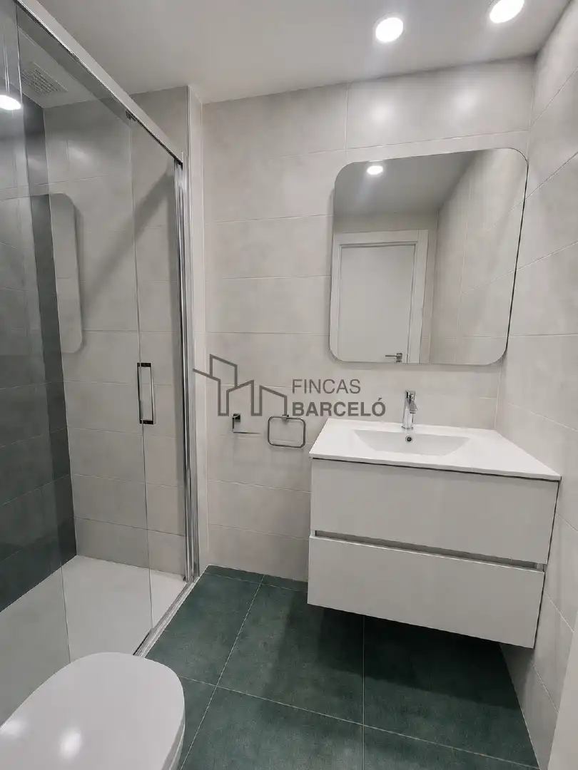 Bathroom of Flat for sale in Zaragoza