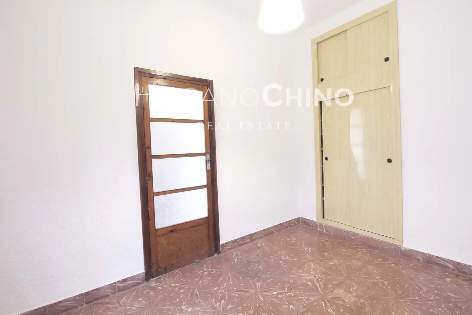 Casa adosada en venta en Serra con Terraza