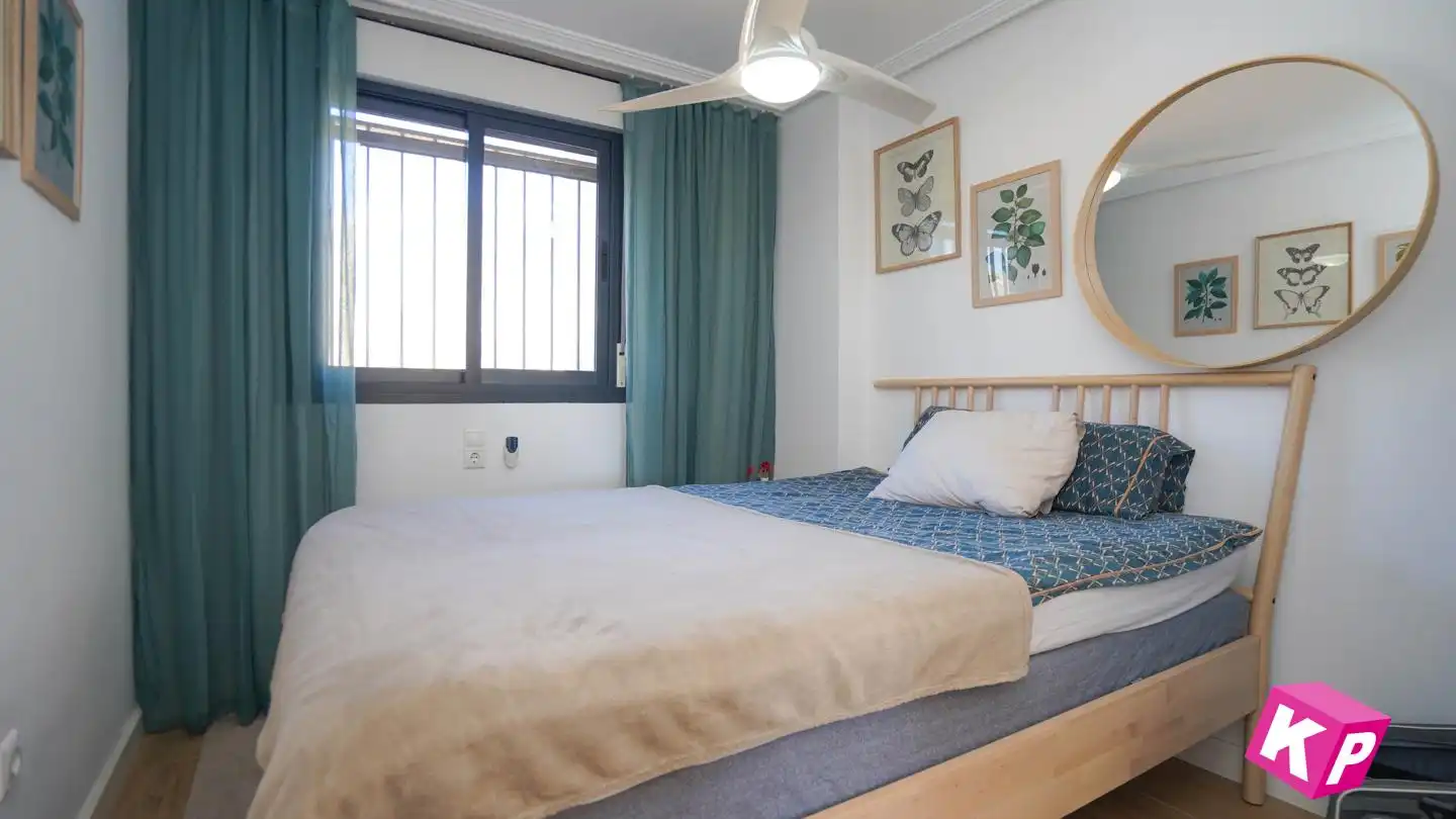 Schlafzimmer von Wohnung zum Verkauf in Santa Pola mit Klimaanlage, Heizung und Terrasse