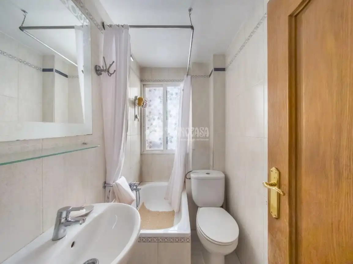 Baño de Piso en venta en Madrid con Calefacción y Parquet