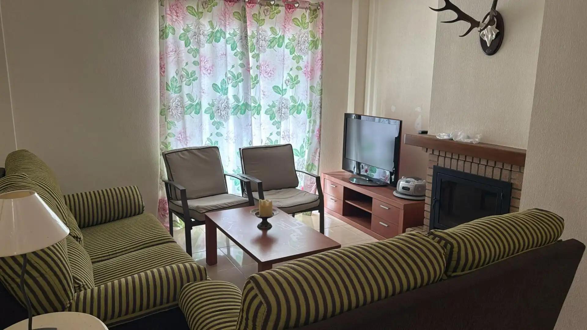 Sala de estar de Casa adosada en venta en Chiclana de la Frontera con Jardín privado, Terraza y Balcón