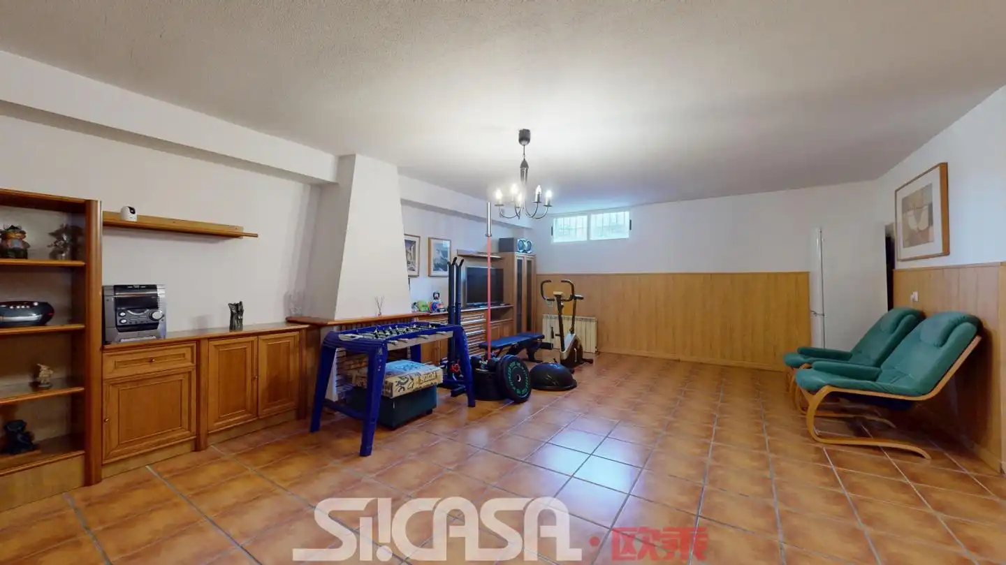 Casa adosada en venda en Pintores - Ferial