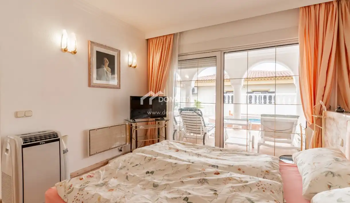 Habitación de Casa o chalet en venta en Arona con Terraza, Piscina y Amueblado