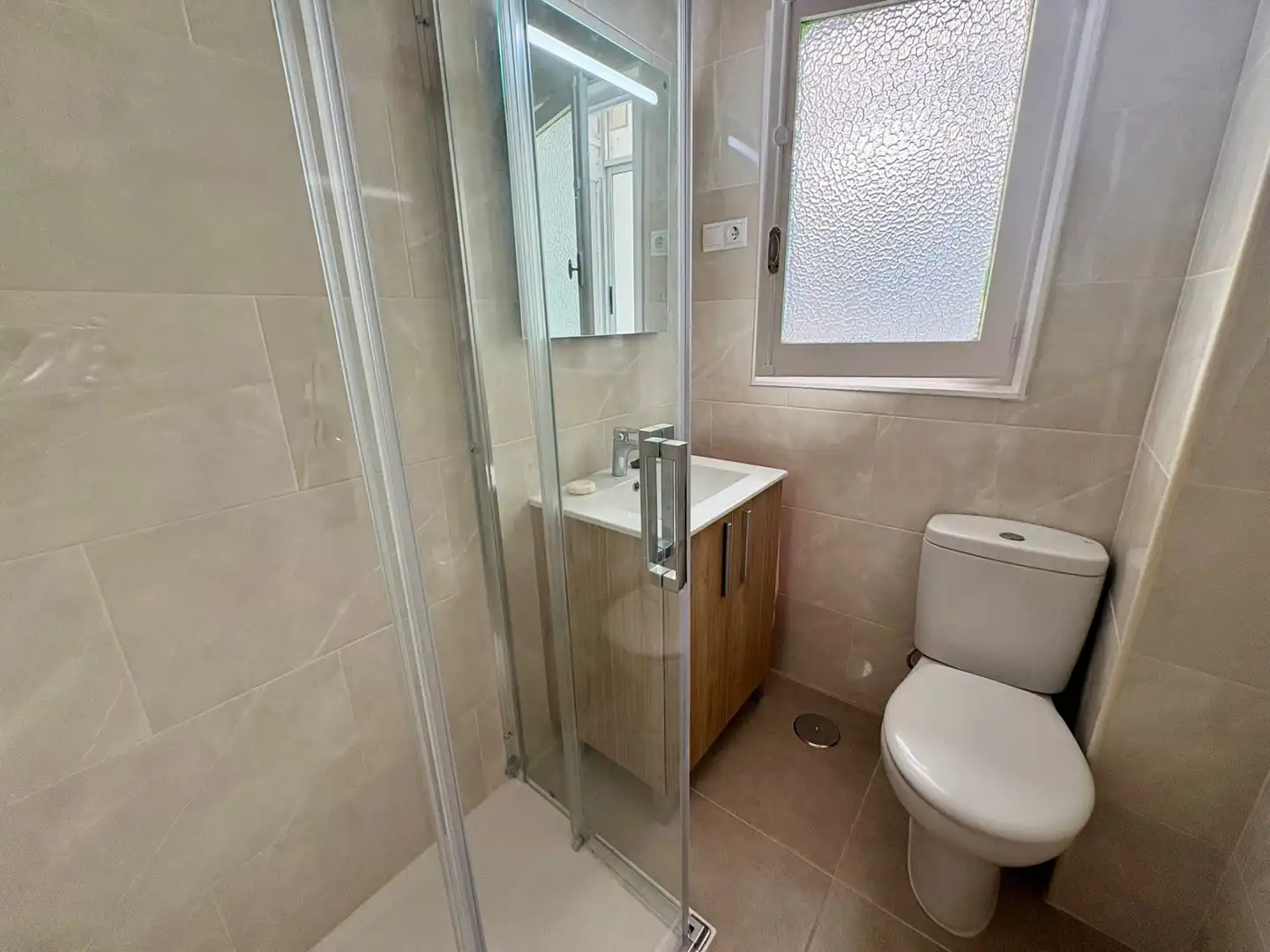 Baño de Piso de alquiler en San Vicente del Raspeig / Sant Vicent del Raspeig con Amueblado, Lavadora y Microondas