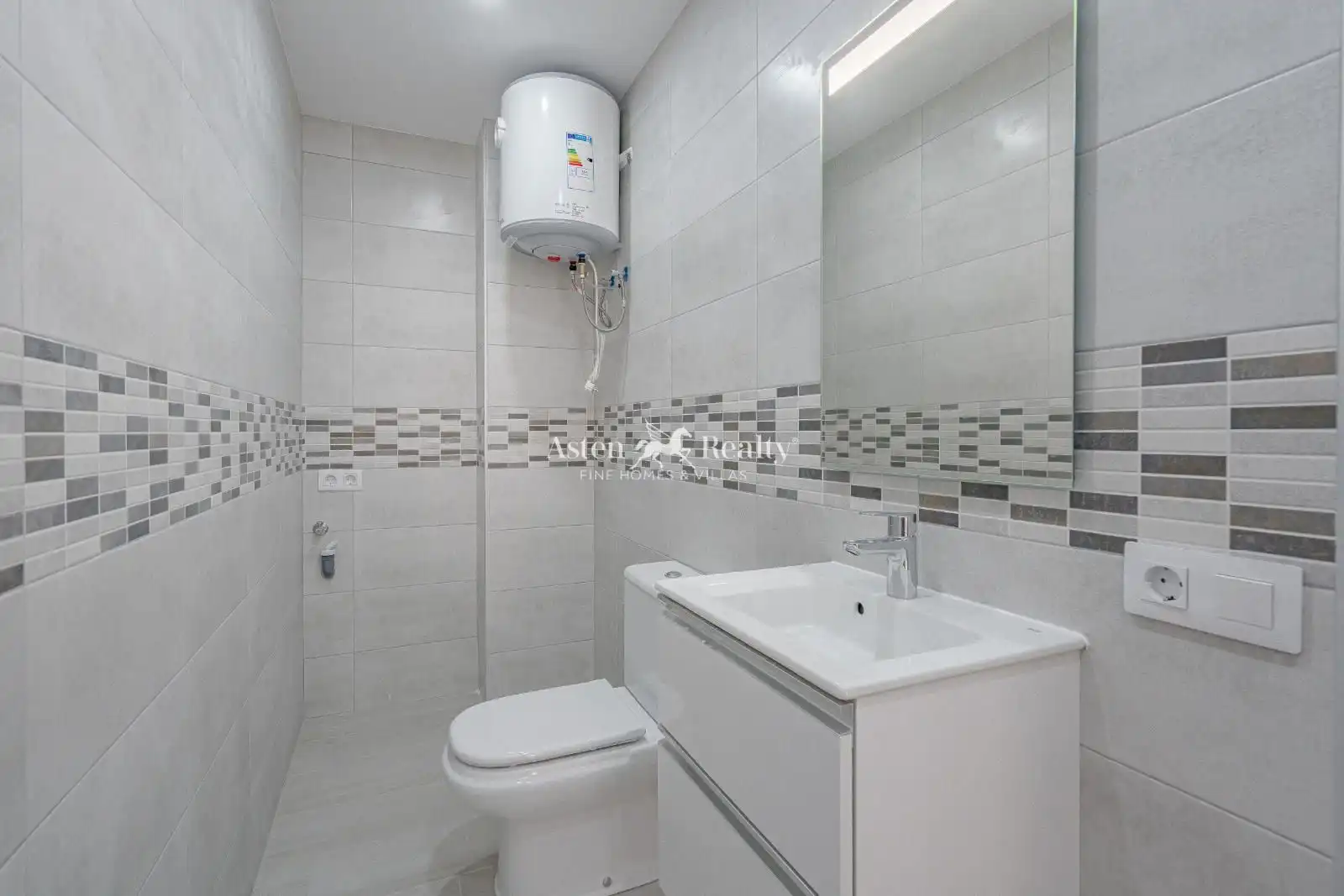 Baño de Piso en venta en Arona con Aire acondicionado, Parquet y Terraza