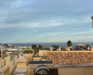 Vista exterior de Casa adosada en venda en Torremolinos amb Calefacció, Terrassa i Moblat