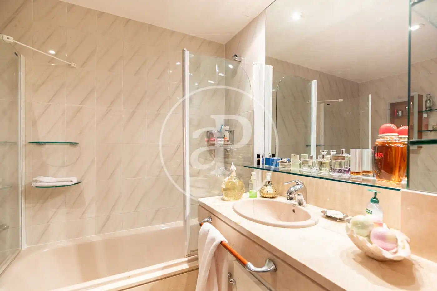 Baño de Piso en venta en Barcelona con Aire acondicionado, Calefacción y Jardín privado