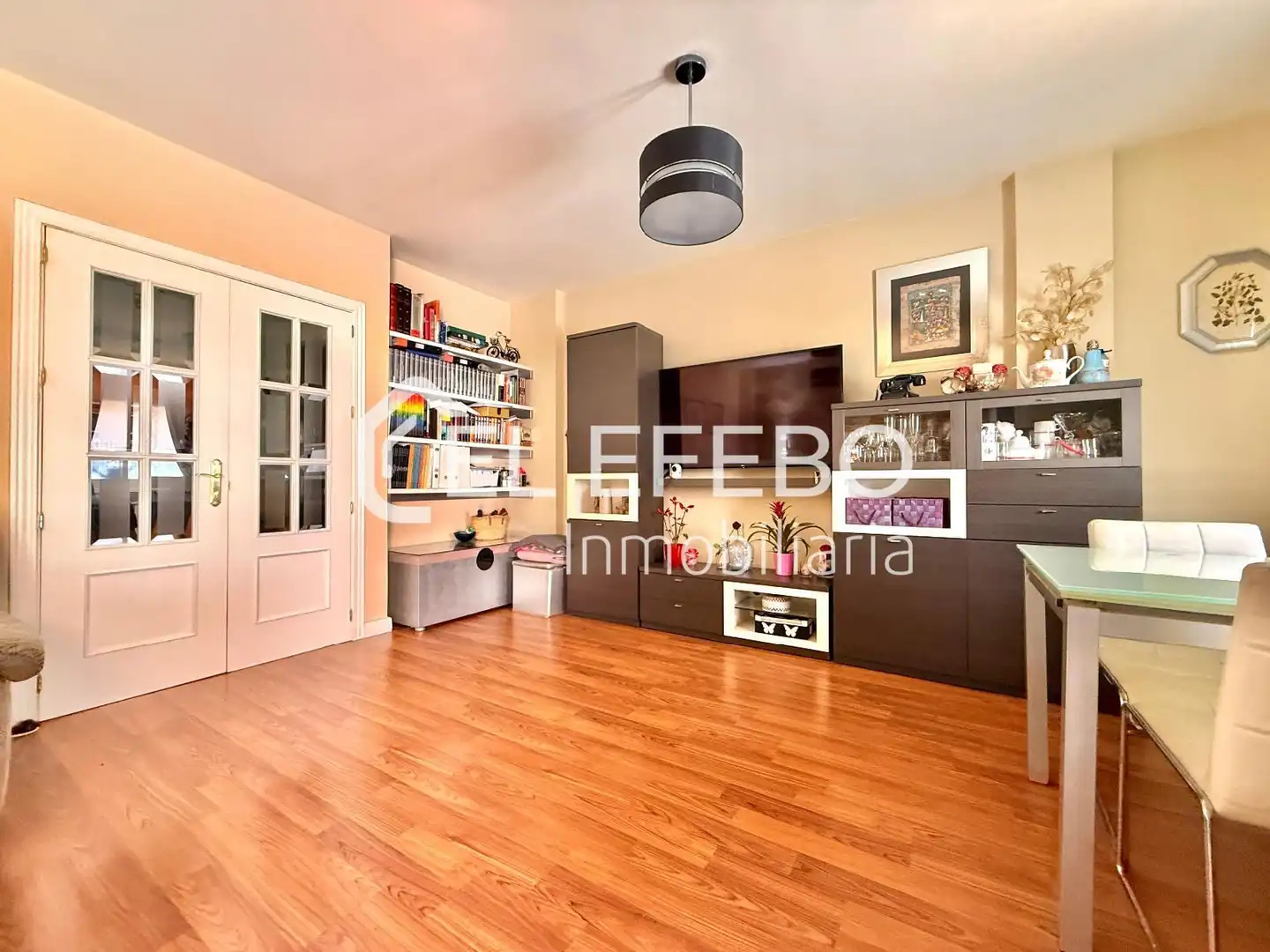 Sala de estar de Casa adosada en venta en Antequera con Aire acondicionado, Calefacción y Parquet
