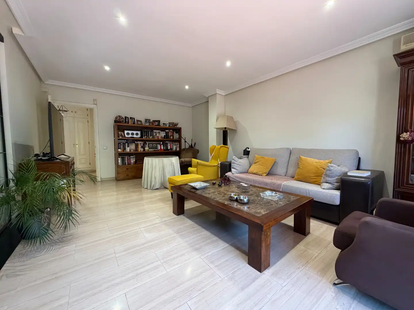 Sala de estar de Casa adosada en venta en Guadalajara con Calefacción