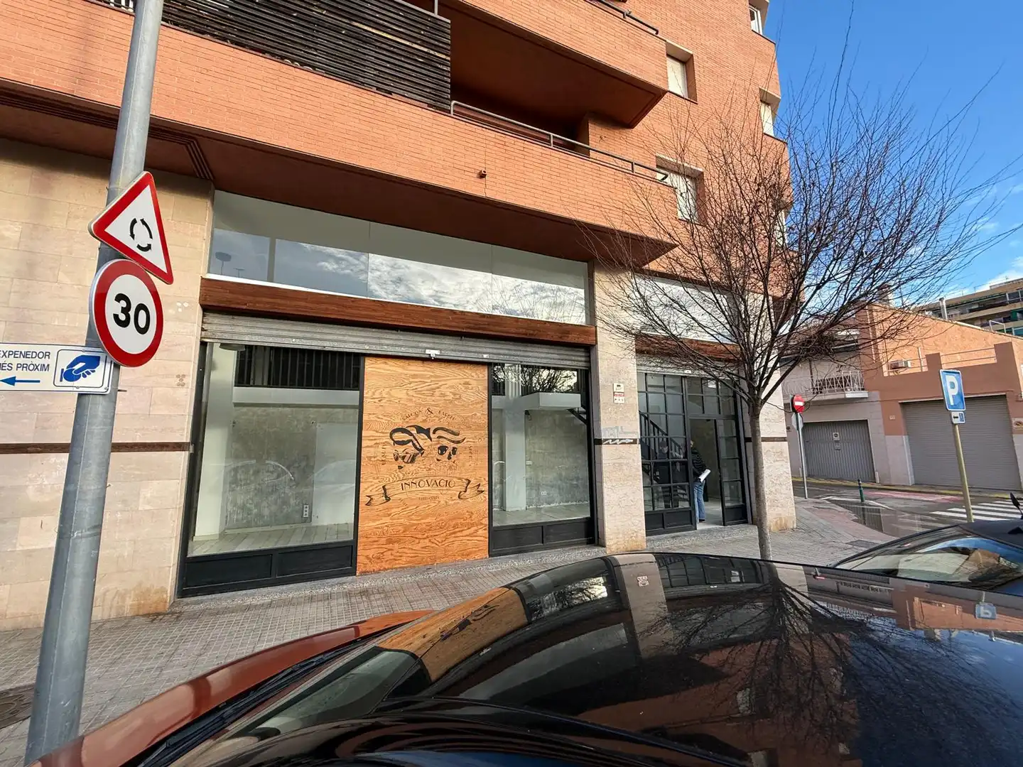 Business premises to rent in Avinguda Hispanitat 29, imagen 3