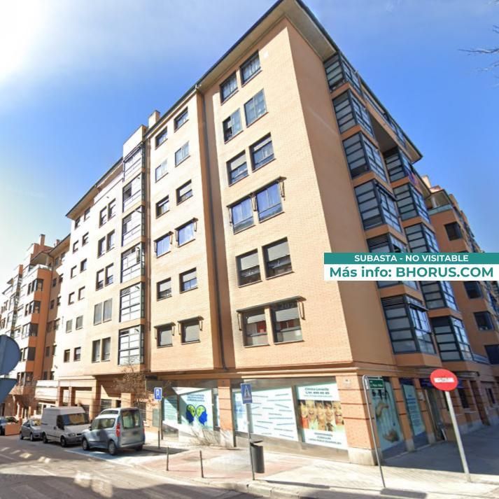Vista exterior de Dúplex en venda en Rivas-Vaciamadrid amb Jardí privat i Piscina
