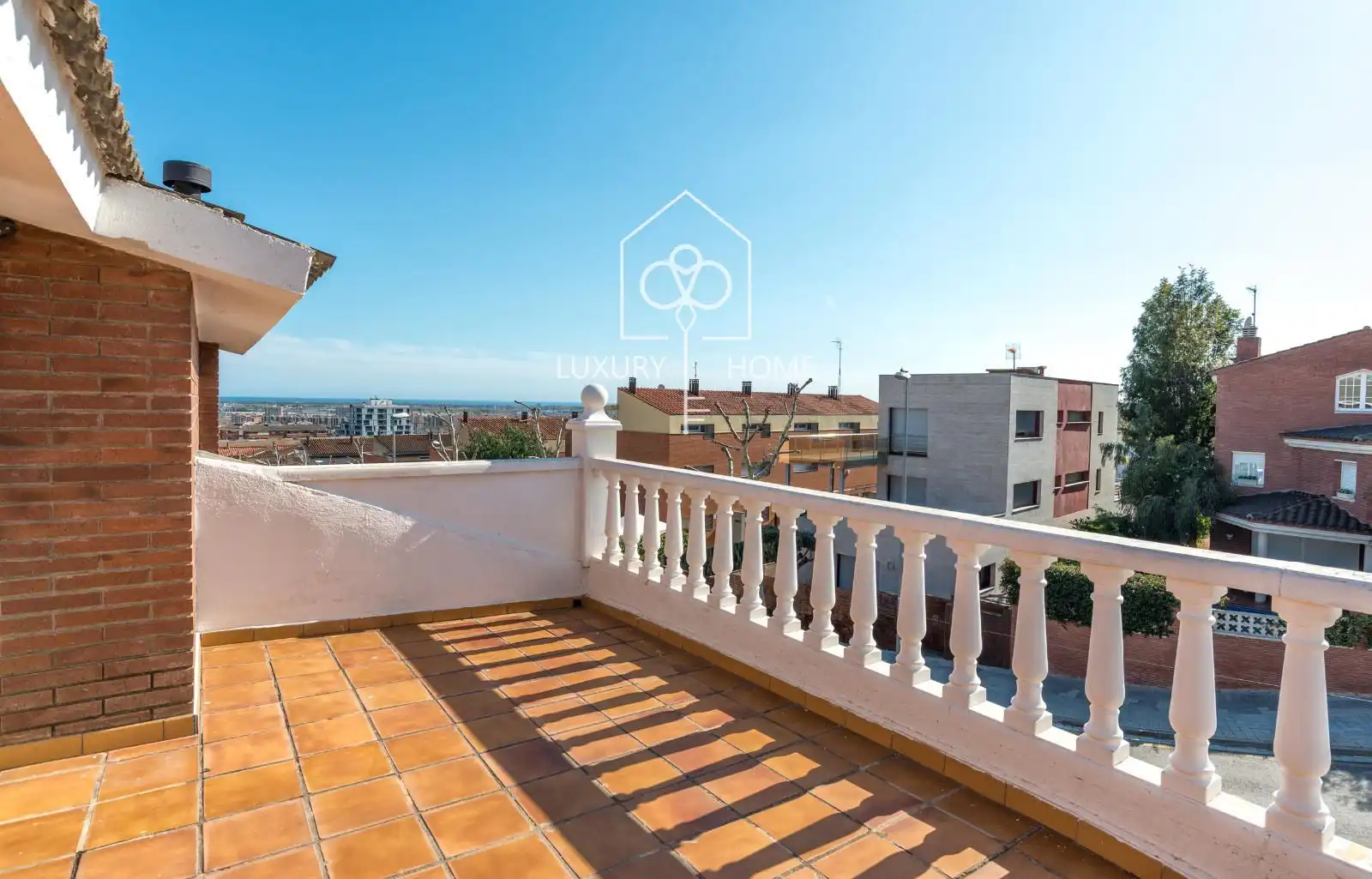 Vista exterior de Casa o xalet en venda en Viladecans amb Aire condicionat, Calefacció i Parquet