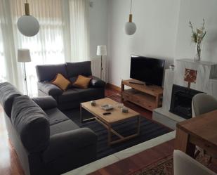 Sala d'estar de Casa adosada de lloguer en Soria Capital  amb Calefacció, Jardí privat i Parquet
