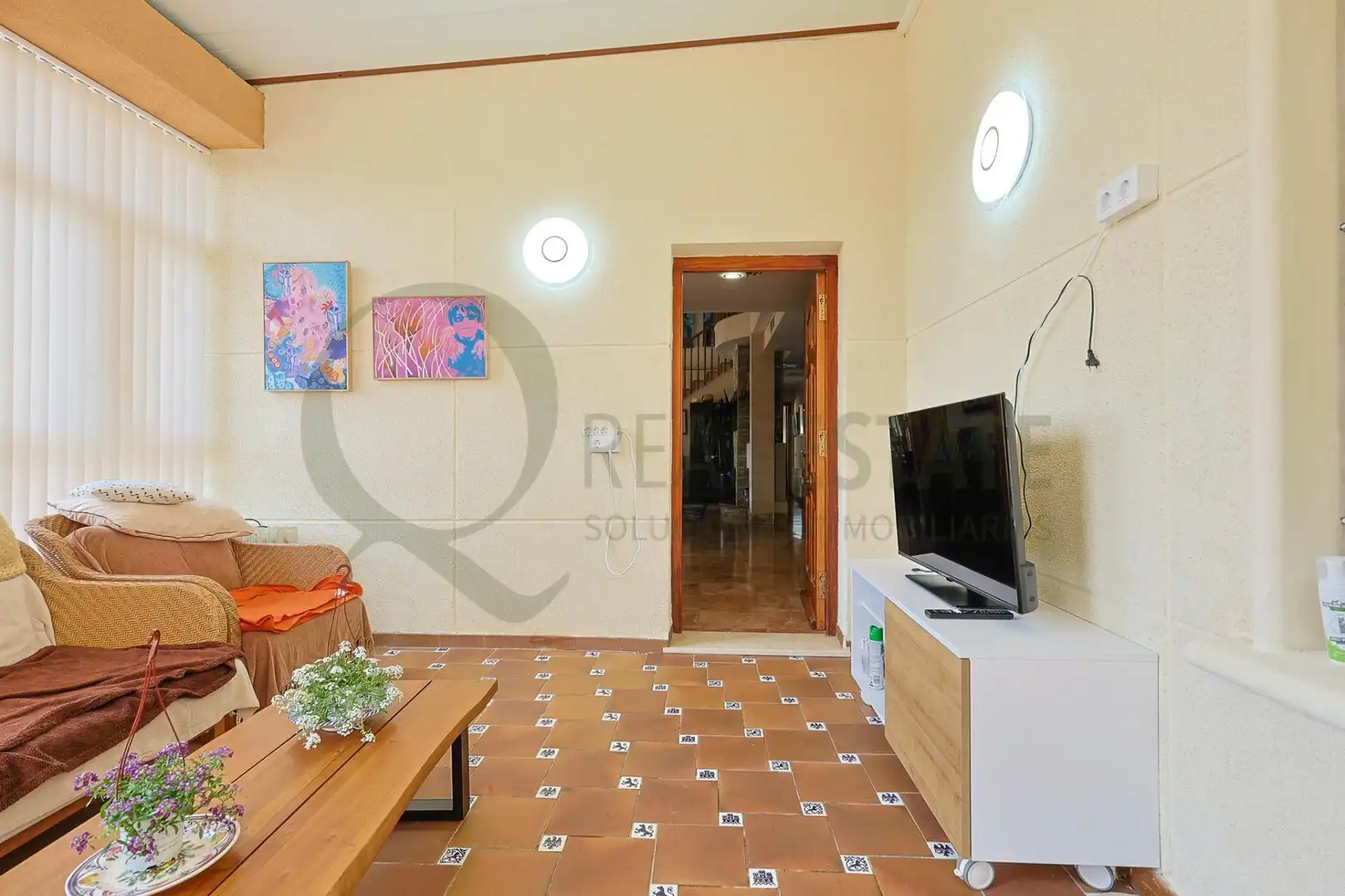 Sala d'estar de Casa o xalet en venda en Alicante / Alacant amb Aire condicionat, Calefacció i Jardí privat