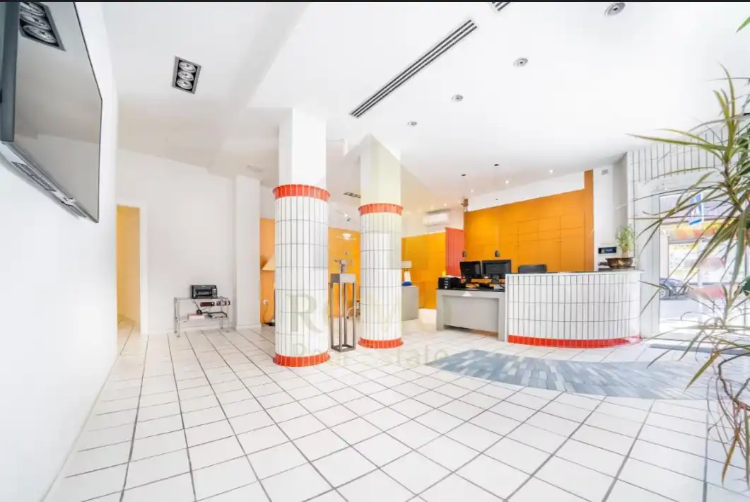 Business premises for sale in Carrer de Navarra