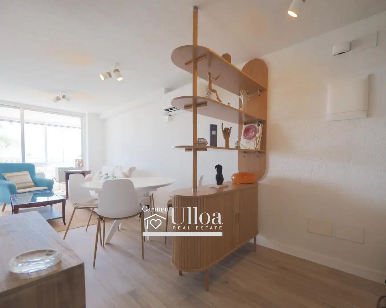 Sala d'estar de Apartament de lloguer en Alicante / Alacant amb Aire condicionat, Terrassa i Moblat