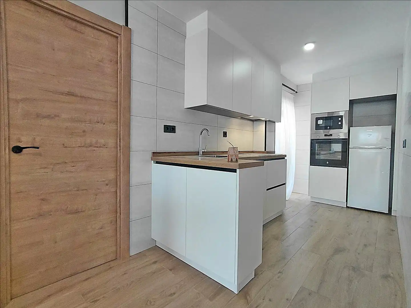 Cocina de Piso en venta en Pontevedra Capital  con Calefacción y Trastero