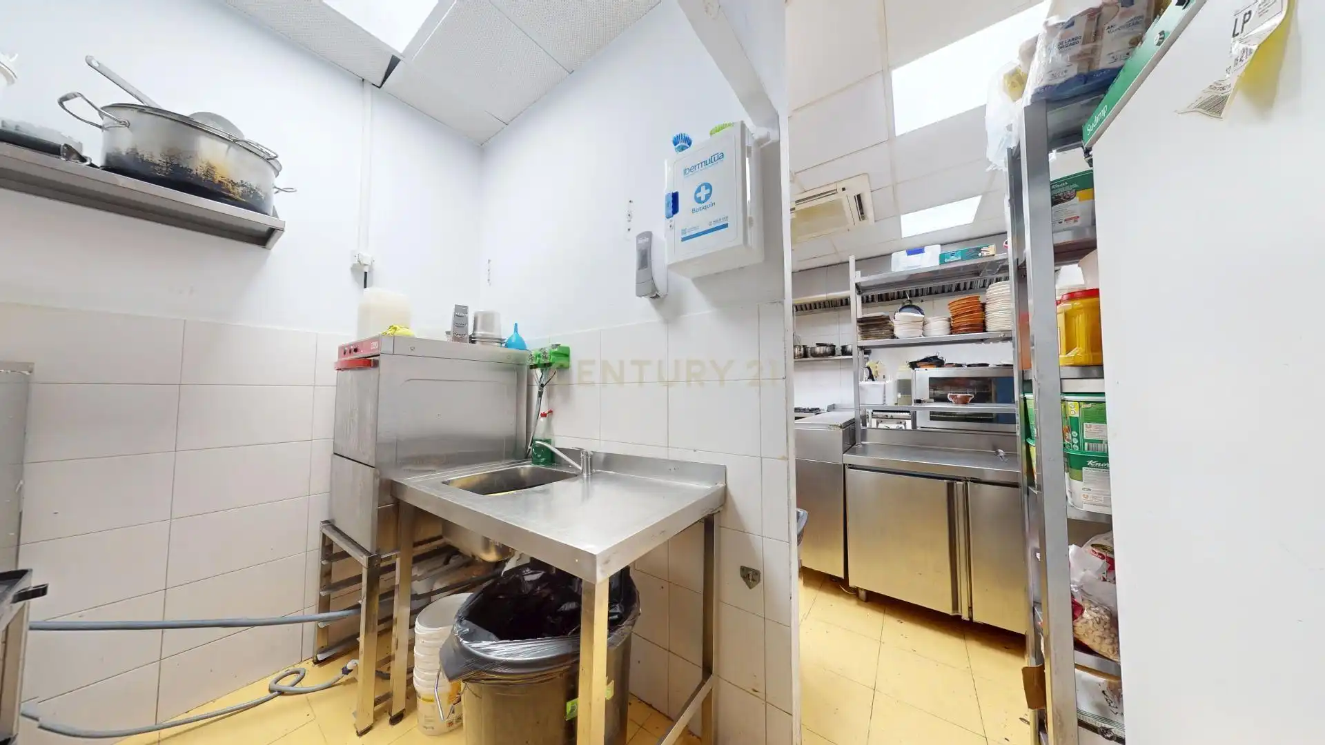 Cocina de Local en traspaso en Málaga con Aire acondicionado y Alarma