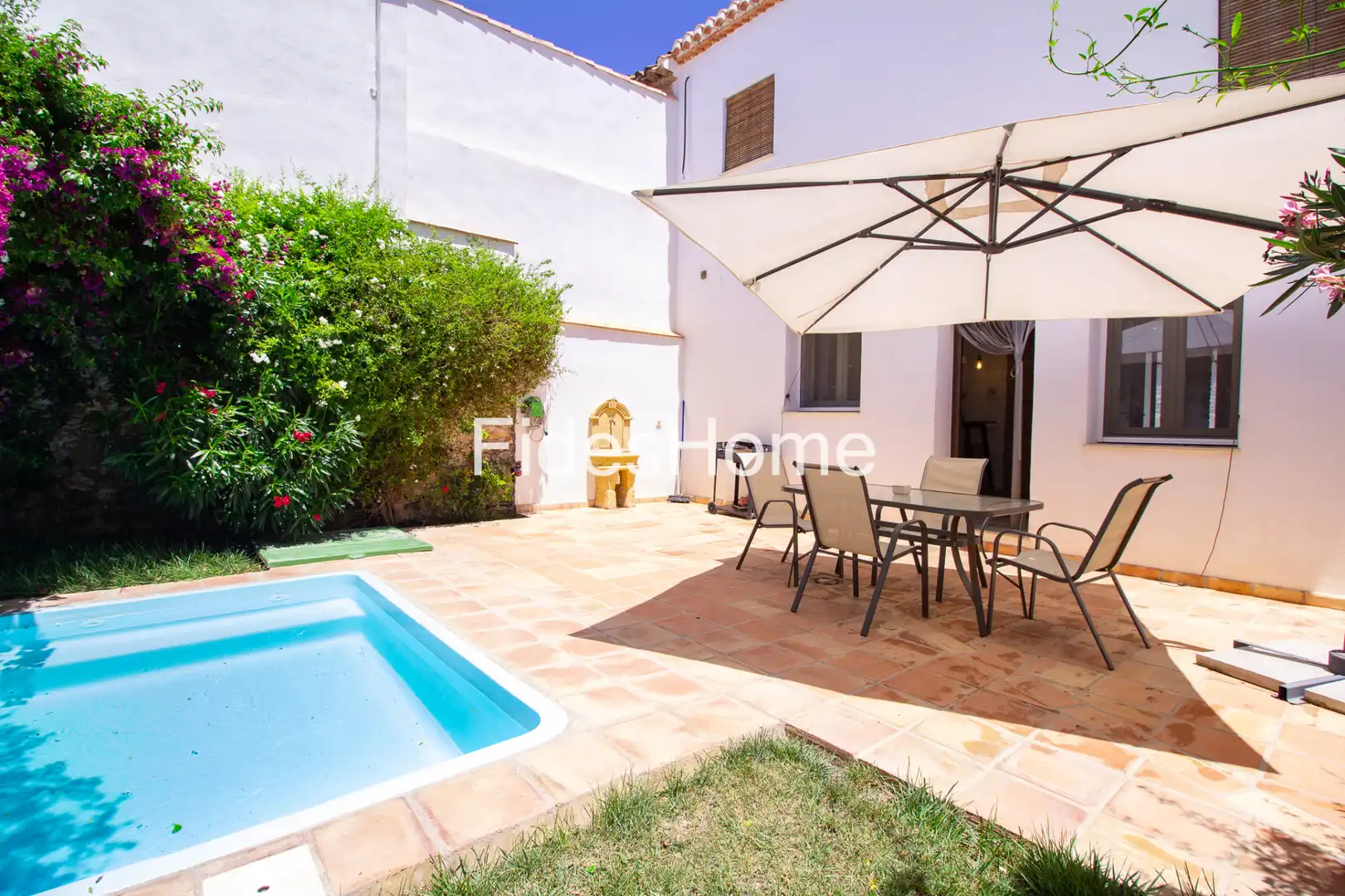 Vista exterior de Finca rústica en venda en Dúrcal amb Aire condicionat, Calefacció i Jardí privat