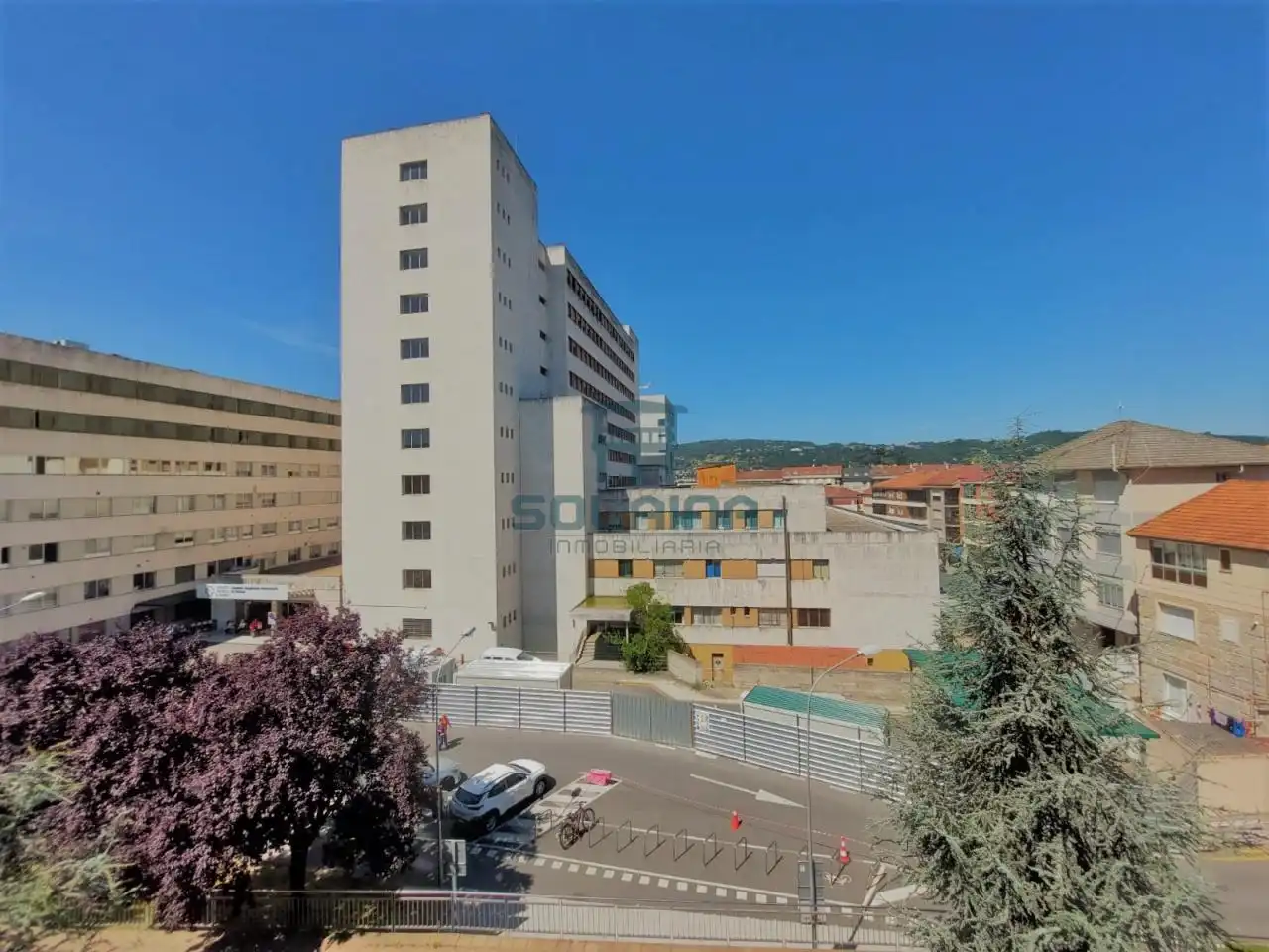 Aparcament de Apartament de lloguer en Ourense Capital  amb Calefacció, Traster i Moblat