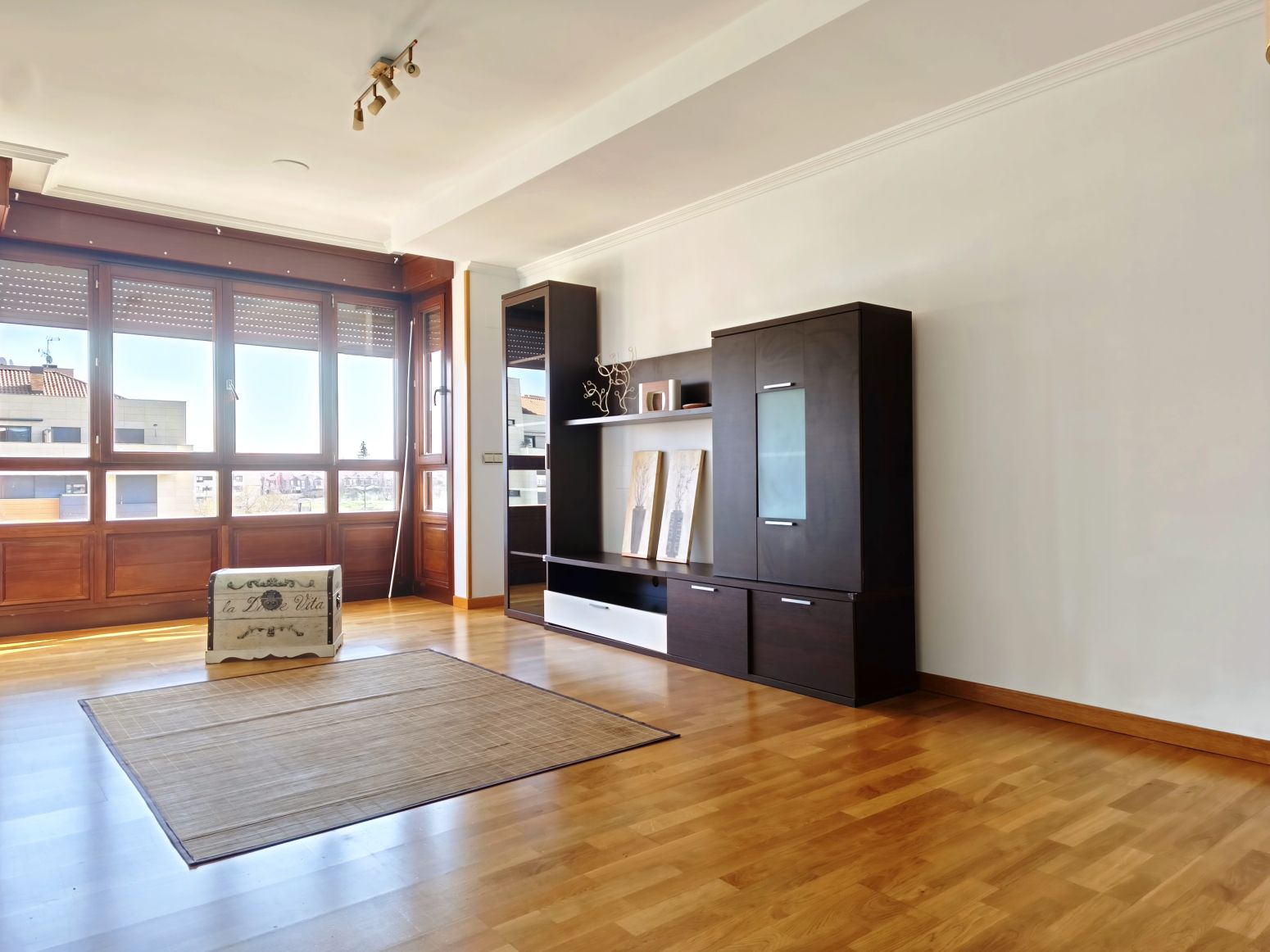 Sala de estar de Piso en venta en  Logroño con Aire acondicionado, Calefacción y Jardín privado