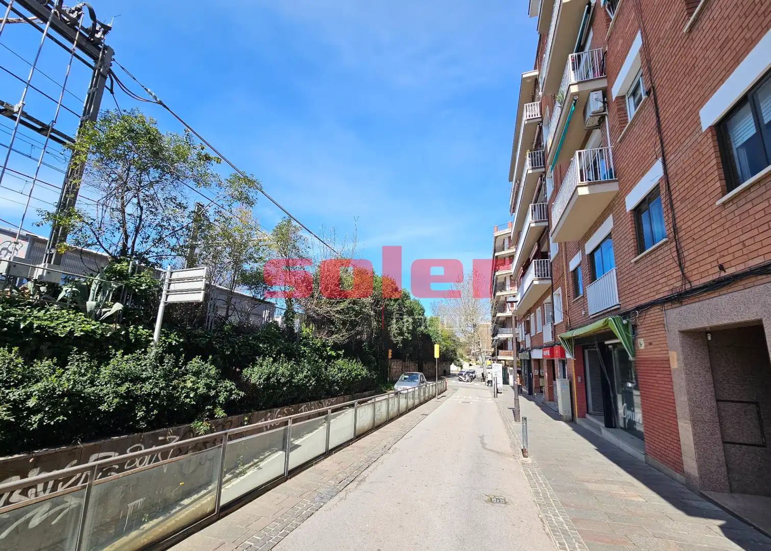 Vista exterior de Local de lloguer en Sant Cugat del Vallès amb Aire condicionat