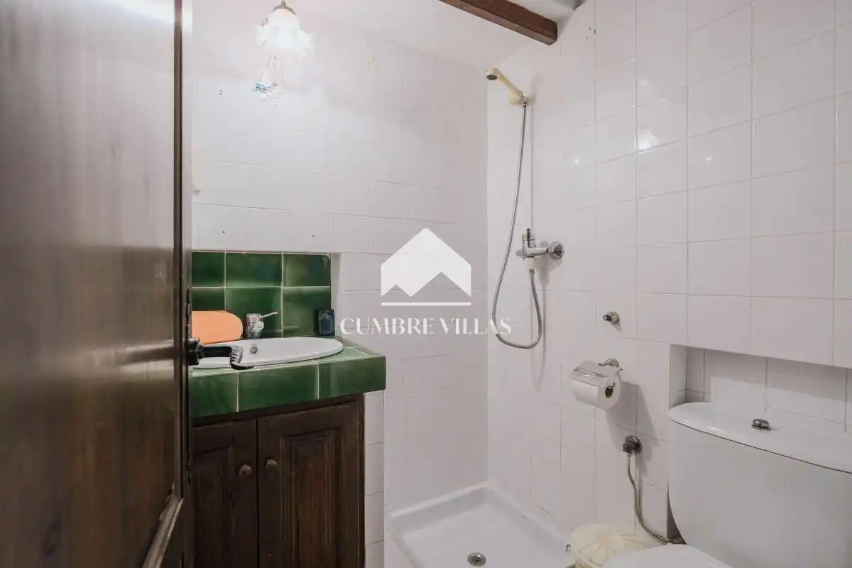 Bany de Casa o xalet en venda en Sant Pere de Ribes amb Calefacció, Terrassa i Traster