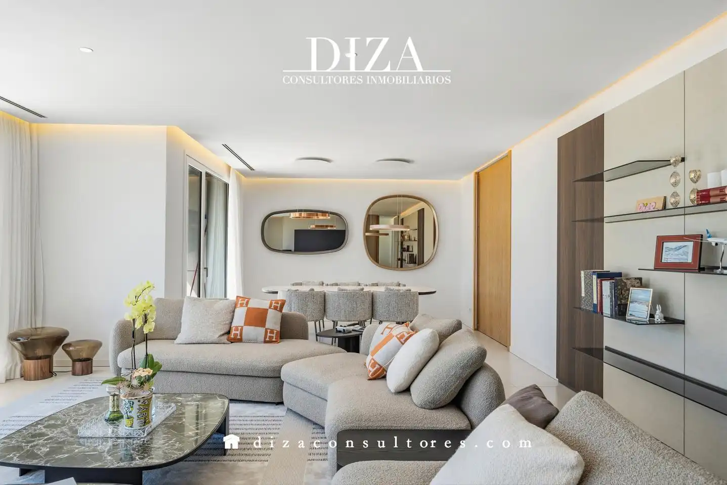 Living room of Duplexes for sale in Pozuelo de Alarcón  with Air Conditioner, Heating and Private garden