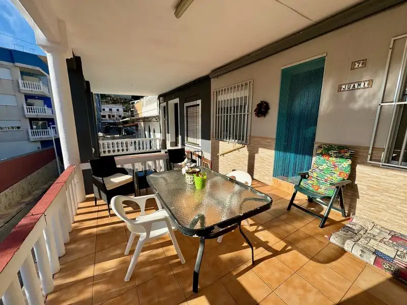 Terrasse von Erdgeschoss zum Verkauf in Cullera mit Klimaanlage, Heizung und Privatgarten