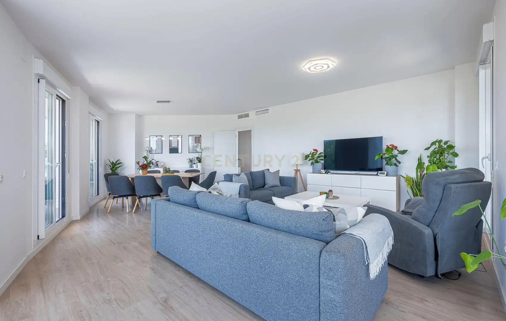 Sala d'estar de Apartament en venda en Marbella amb Aire condicionat, Traster i Forn