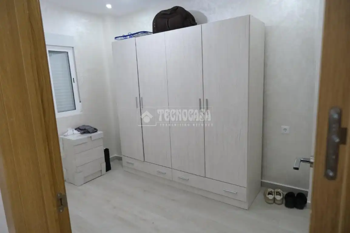 Habitación de Casa adosada en venta en Sevilla con Alarma