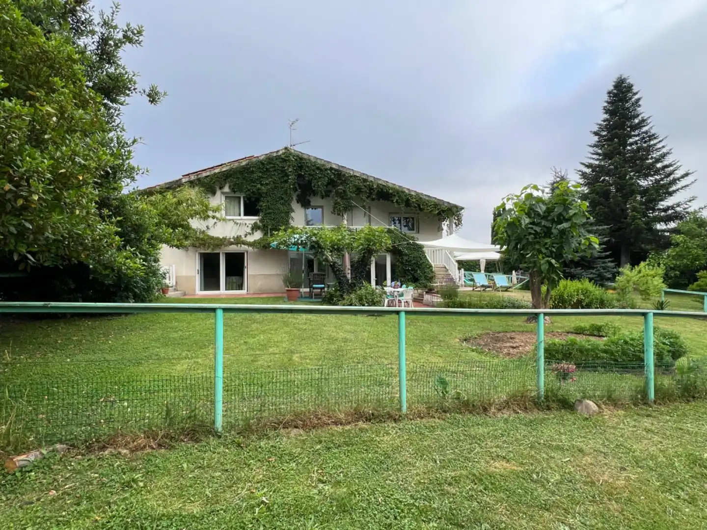Vista exterior de Casa o xalet en venda en Celanova amb Calefacció, Jardí privat i Terrassa