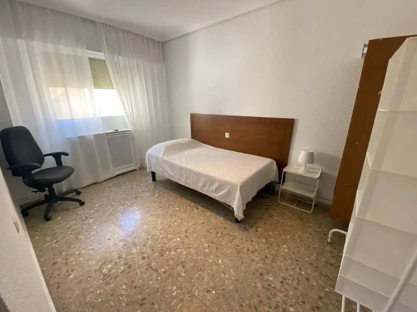 Habitación de Piso de alquiler en Albacete con Calefacción, Amueblado y Balcón