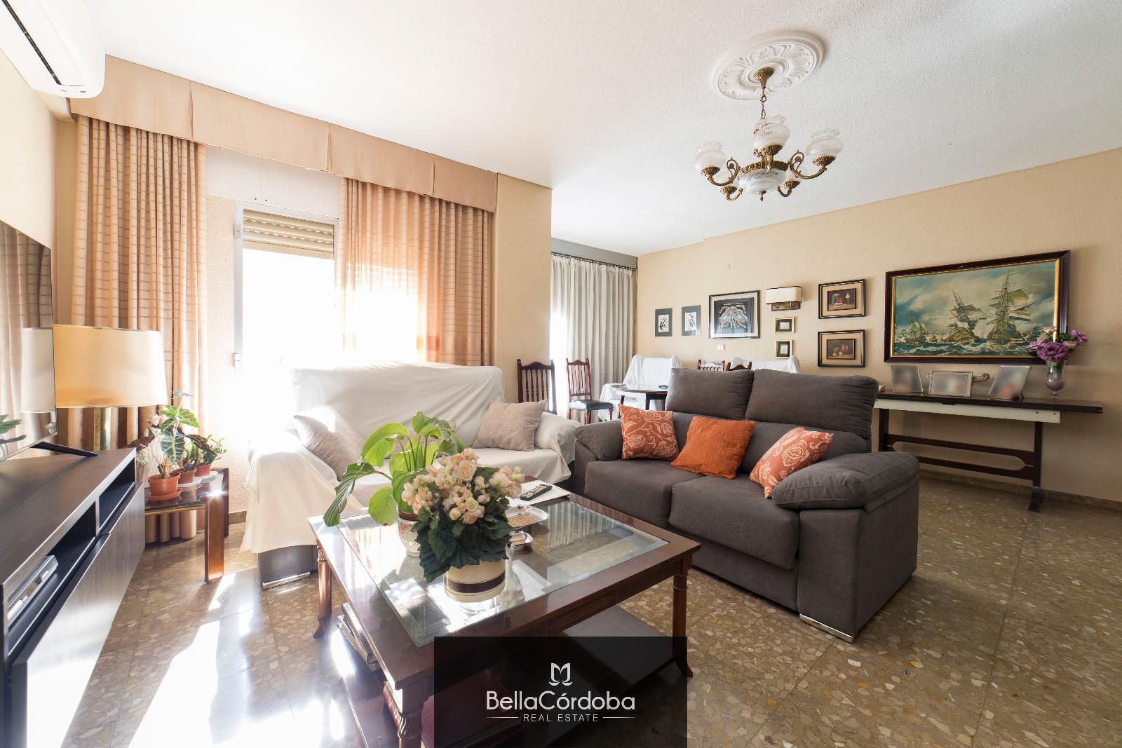 Sala d'estar de Pis en venda en  Córdoba Capital amb Calefacció, Terrassa i Traster