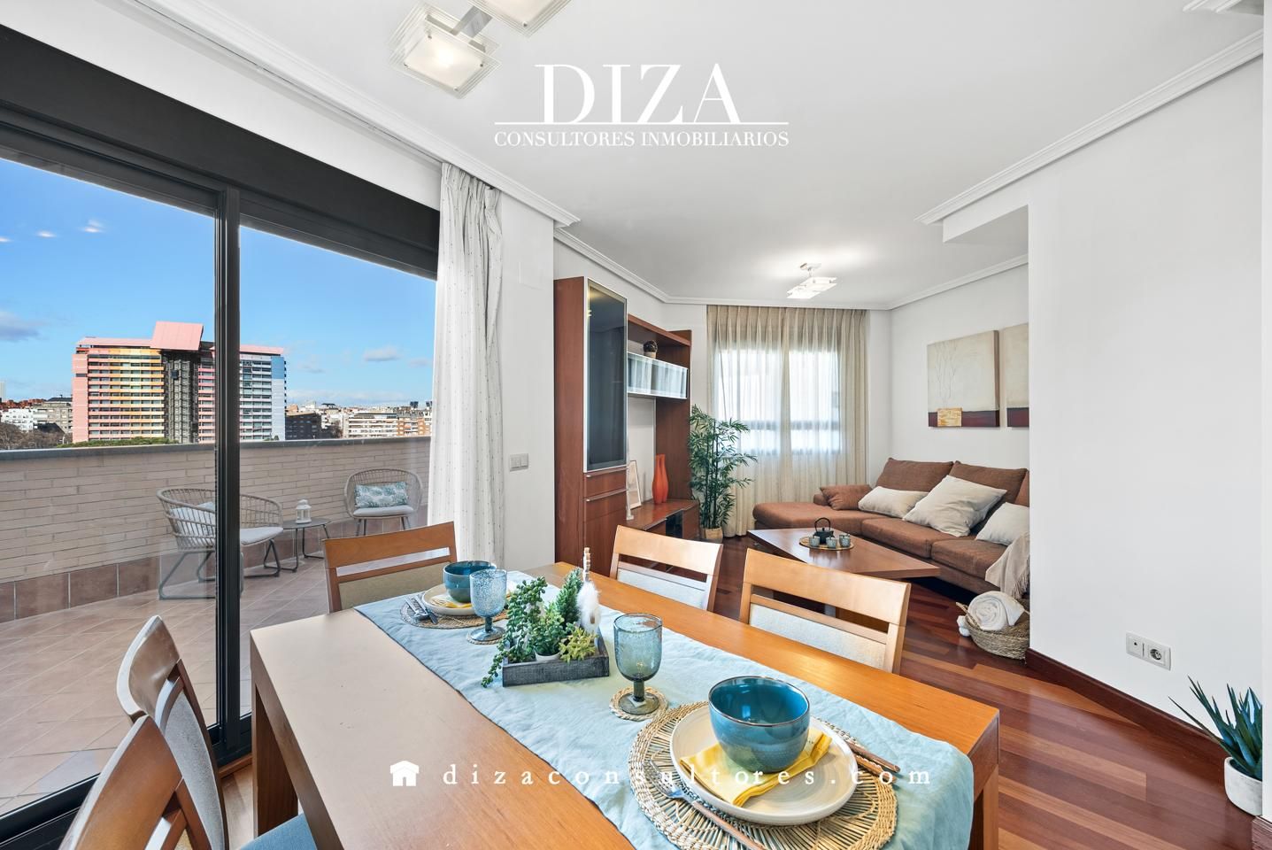 Exterior view of Attic to rent in  Madrid Capital  with Air Conditioner, Heating and Terrace