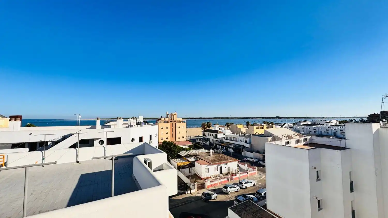 Vista exterior de Pis en venda en Sanlúcar de Barrameda amb Aire condicionat, Calefacció i Terrassa