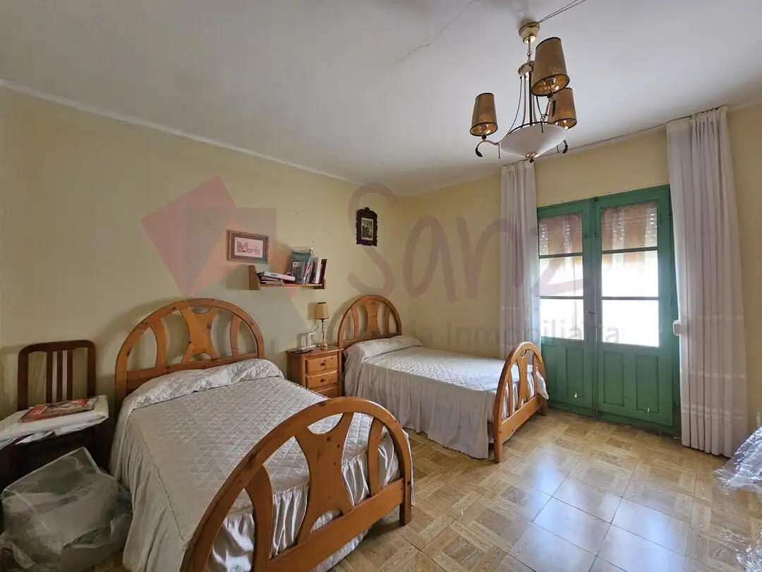 Habitación de Casa o chalet en venta en Ribafrecha con Calefacción, Trastero y Balcón